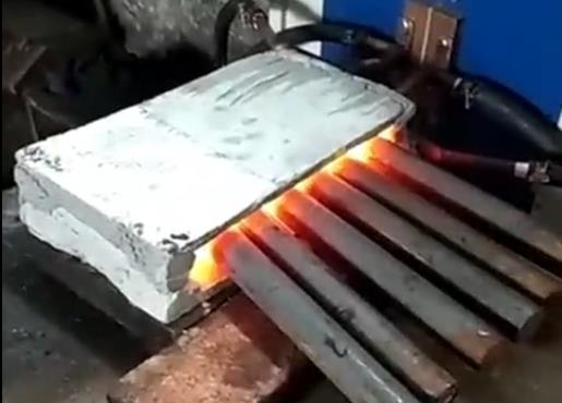 高頻榴莲视频色在线观看加熱設備加熱到1000度，取下回收回來的鑽頭鎢鋼