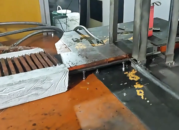 鋼板毛坯鍛造升級：中頻榴莲视频色在线观看加熱爐替代傳統火焰爐