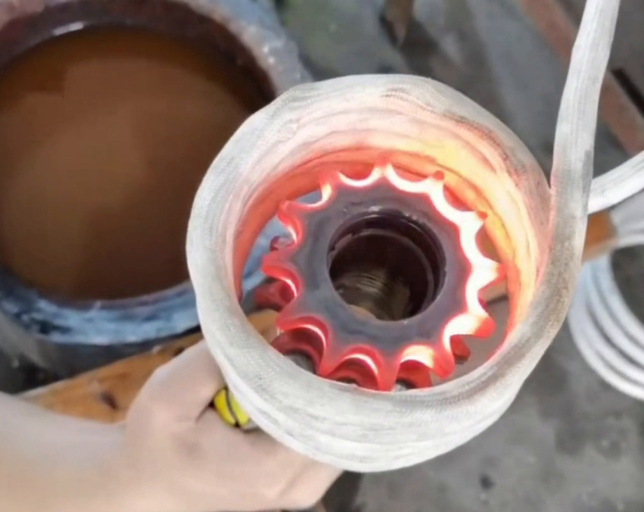 齒輪淬火全過程揭秘！海瑞拓高頻加熱淬火，性能碾壓傳