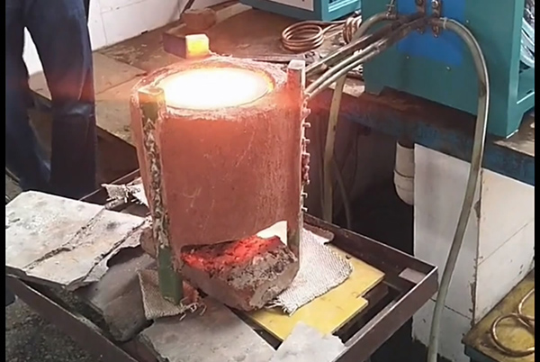 如何操作電加熱爐？